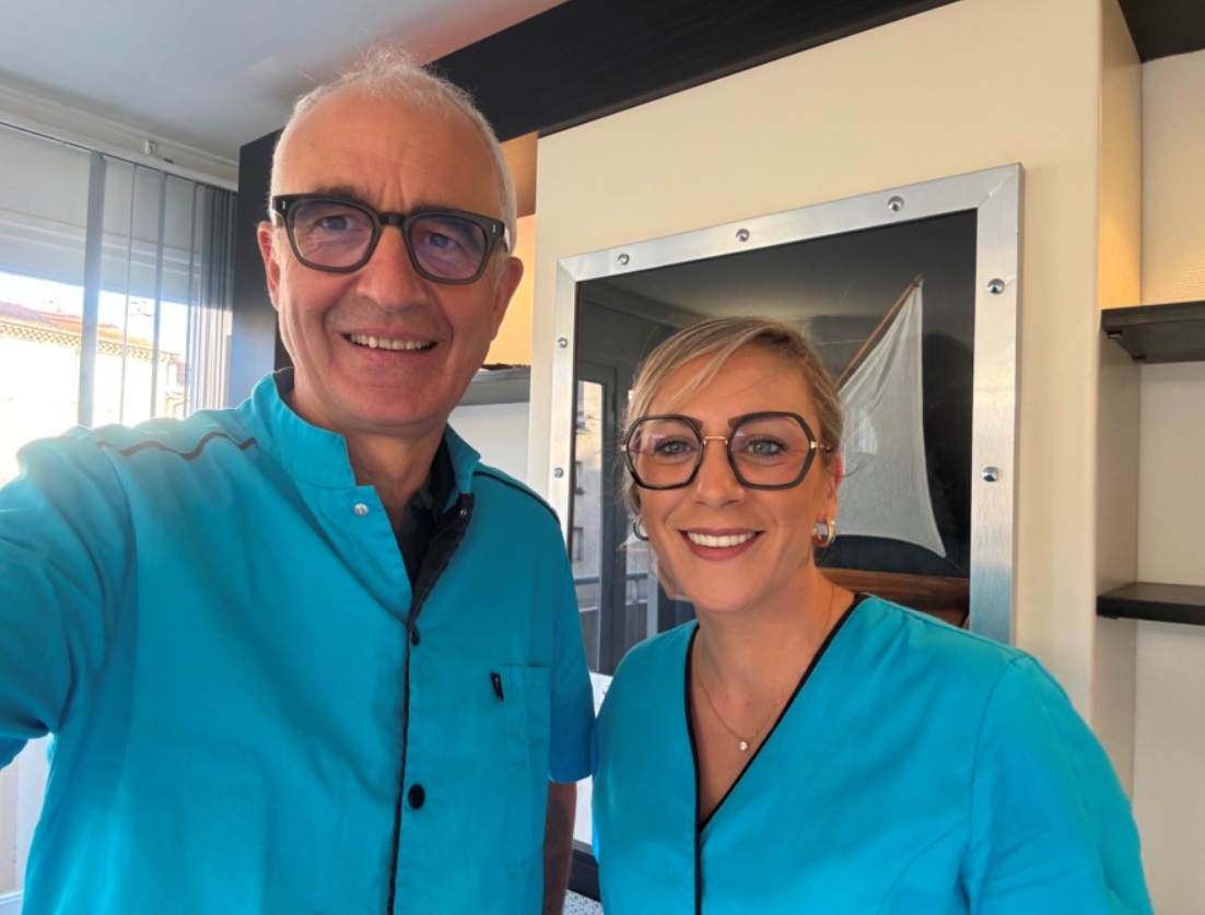 Dr Alain Carle et Coraly, son assistante, au cabinet